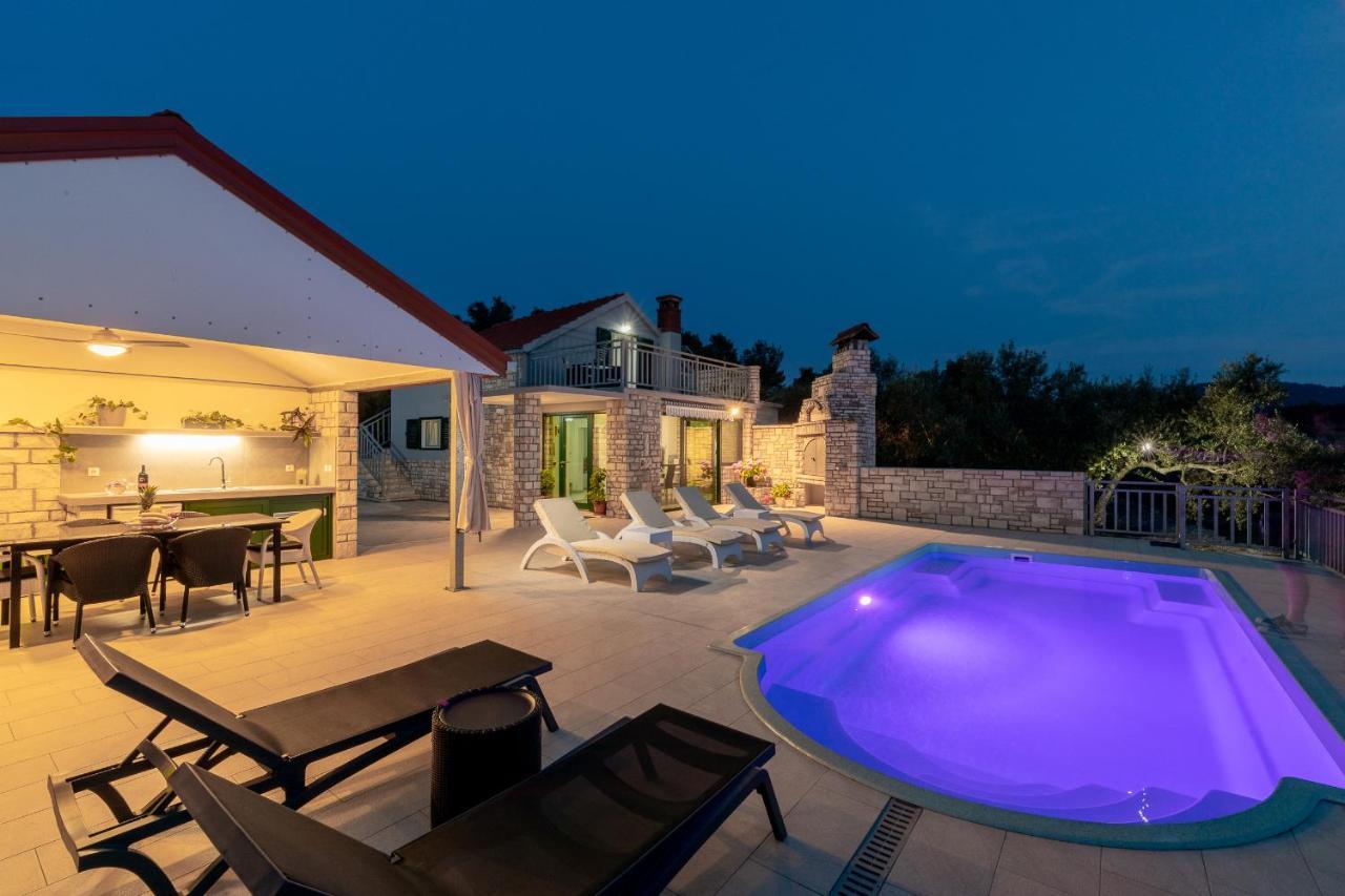 Villa Barbara - Olive Paradise, With Chlorine-Free Pool 尼亚卢卡 外观 照片