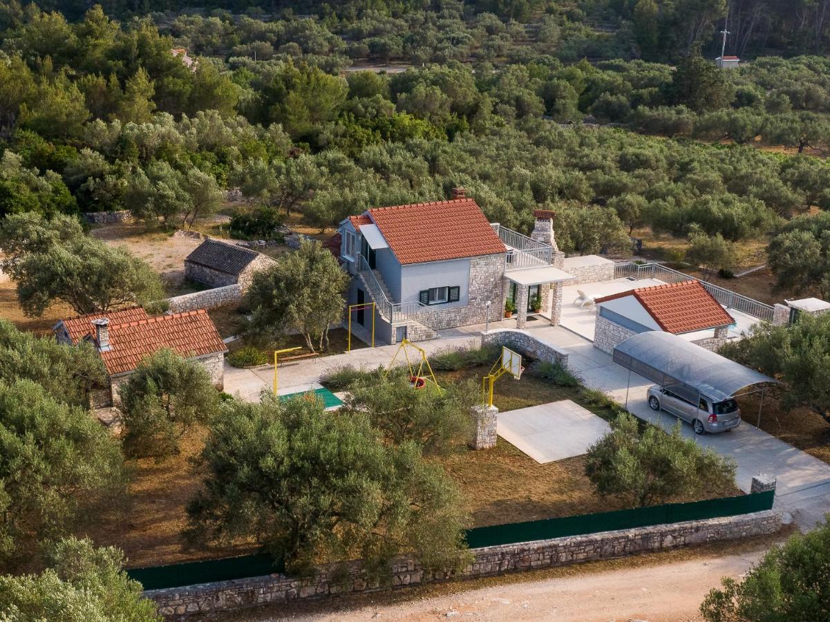 Villa Barbara - Olive Paradise, With Chlorine-Free Pool 尼亚卢卡 外观 照片
